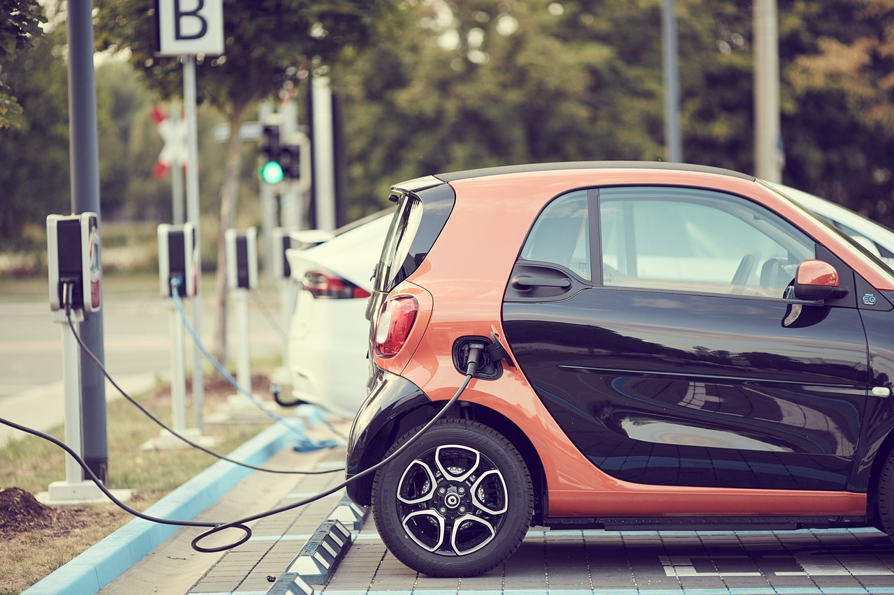 What Are the Benefits of Driving an Electric Car